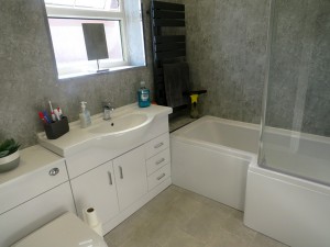 Beautiful Newly Installed Bathroom 